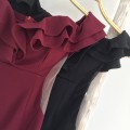 红色一字肩镂空包臀礼服